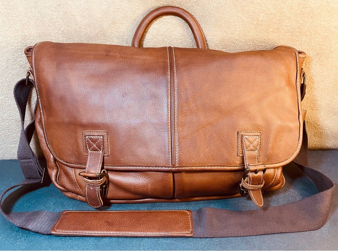 Vintage L.L Bean Large Thick Full Grain Cowhide Leather Messenger Bag Handbag with Raincoat