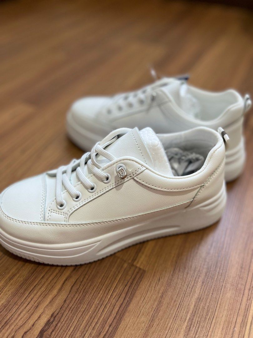 Branded white shoes on sale