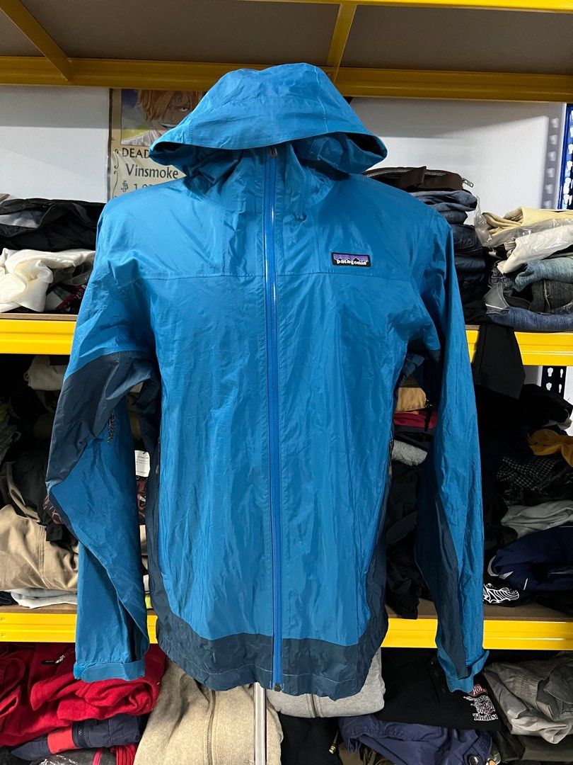 Windbreaker patagonia waterproof, Men's Fashion, Coats, Jackets and Outerwear on Carousell