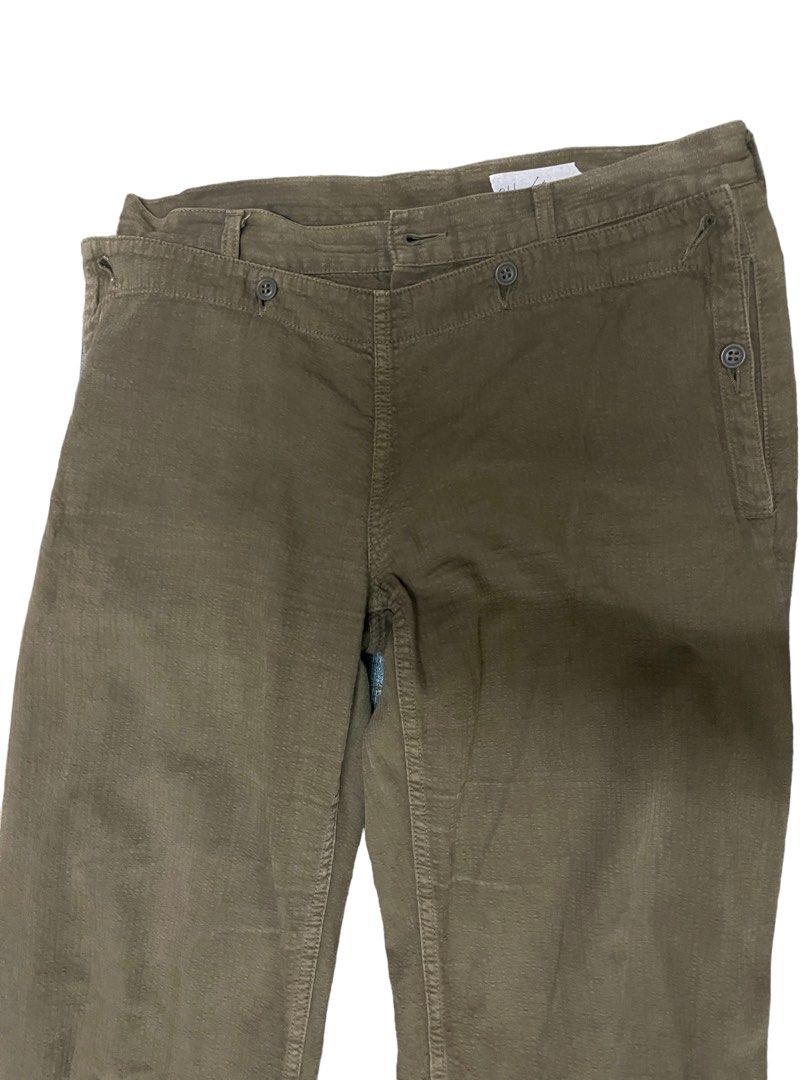 Workwear (Category: Trousers) located in Batu Pahat. Submitted by fadzlee2010 (Listing ID 1247277521, Image 3). Description: condition cun saiz pinggang 33/34 labuh 41 design menarik.