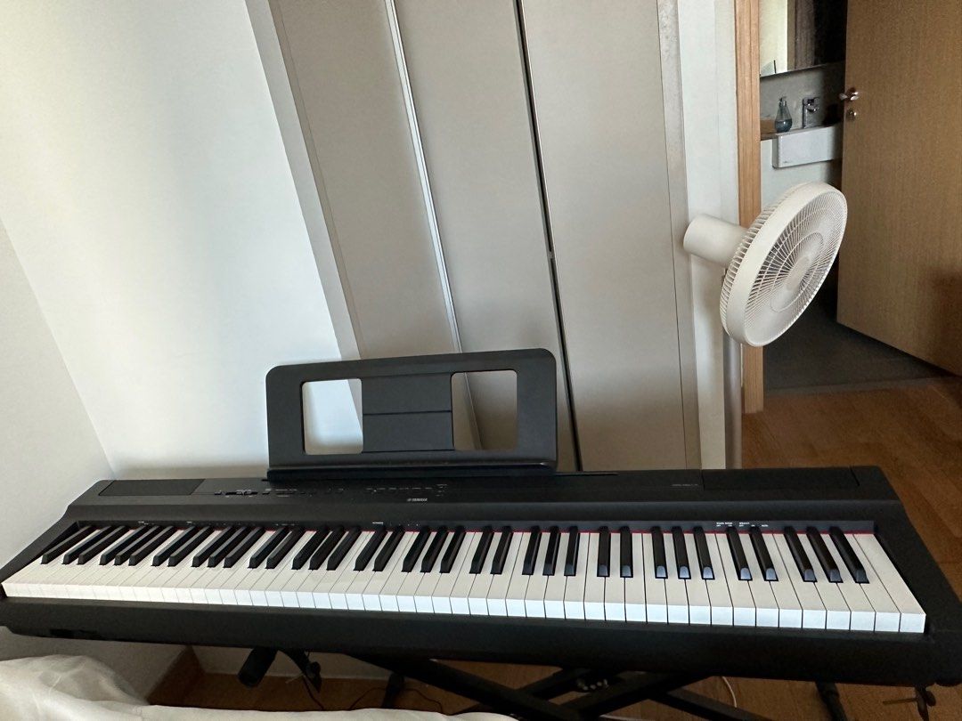 Yamaha P125a Compact Digital Piano with 88 Graded Hammer Standard (GHS