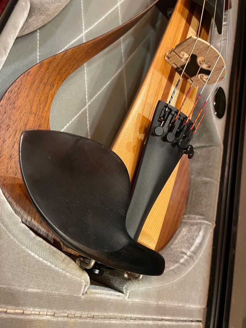 Yamaha YEV105 Pro Electric 5-string Violin - Deep Red/Black