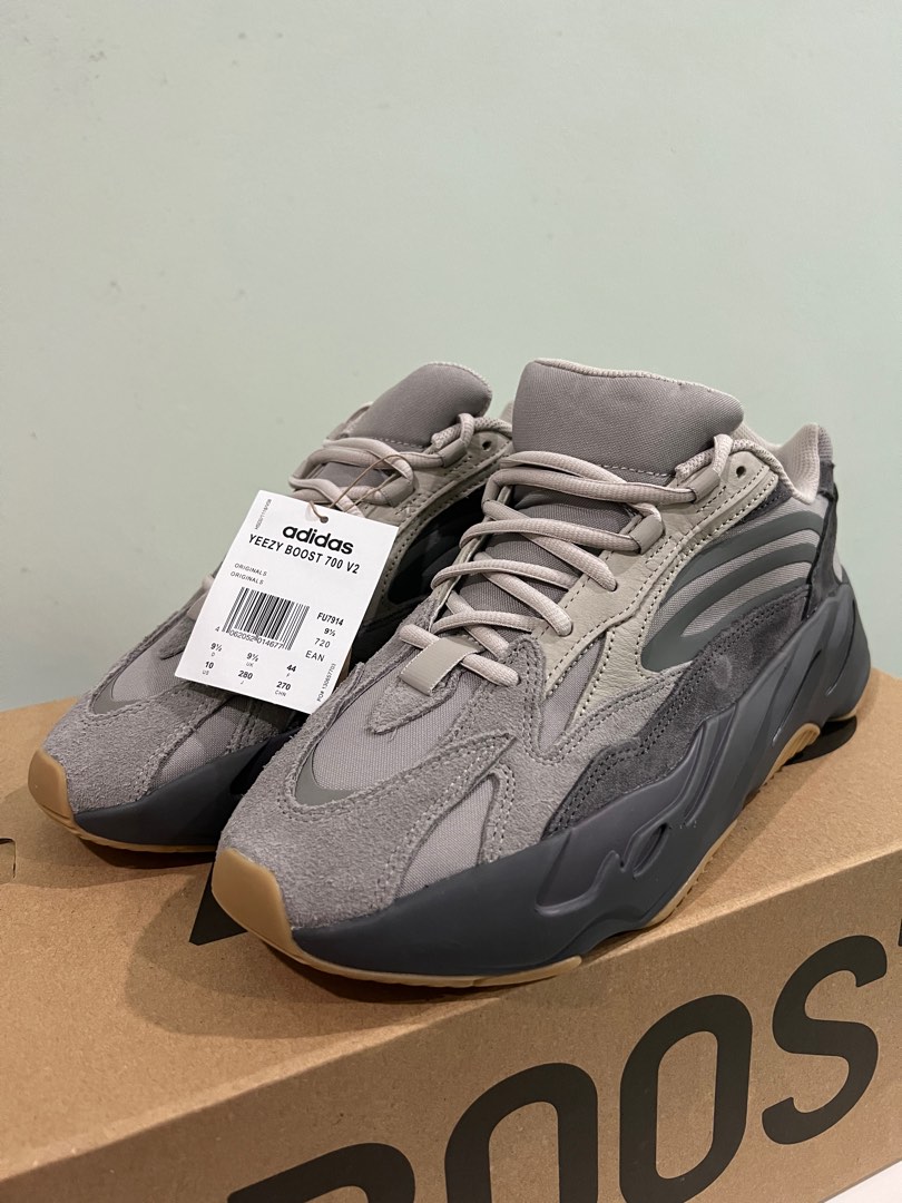 Adidas 700 hotsell v2 90