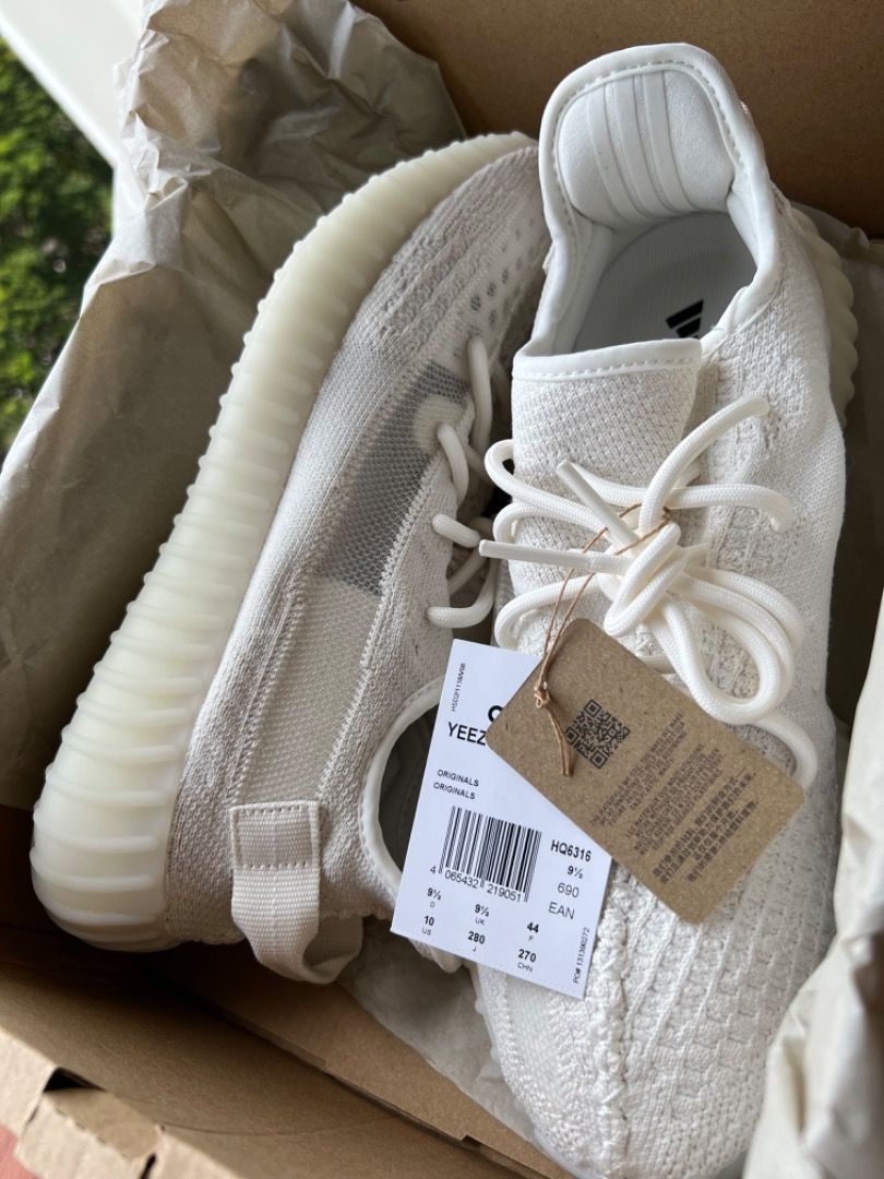 Yeezy Boost 350 V2 HQ6316, Men's Fashion, Footwear, Sneakers on Carousell