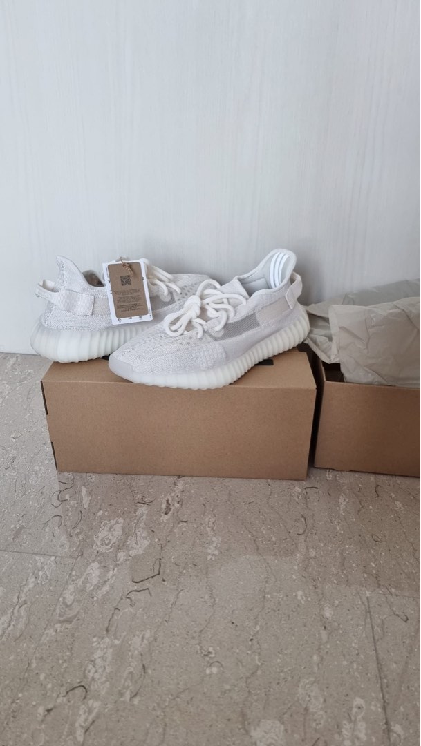 Adidas yeezy aaa outlet white