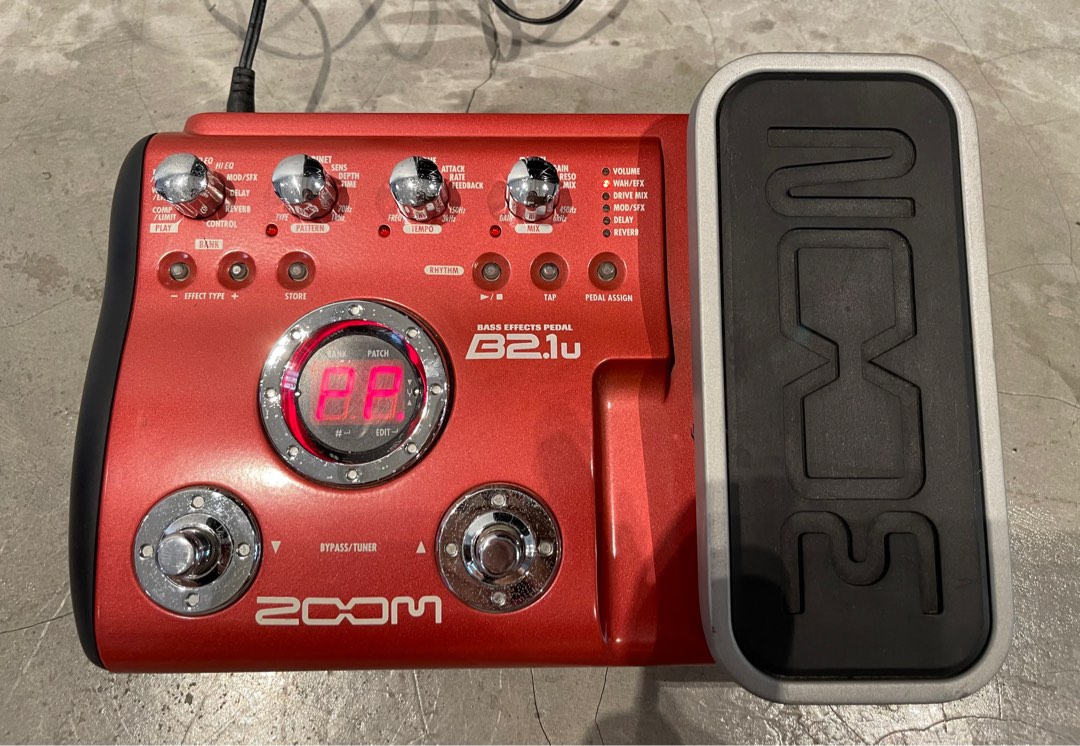 Zoom B2.1u Bass Effects Pedal w/Assignable Expression Pedal Bass Multi