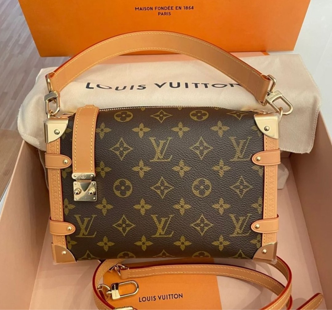 LV pochette Trunk Verticale unisex, Luxury, Bags & Wallets on Carousell