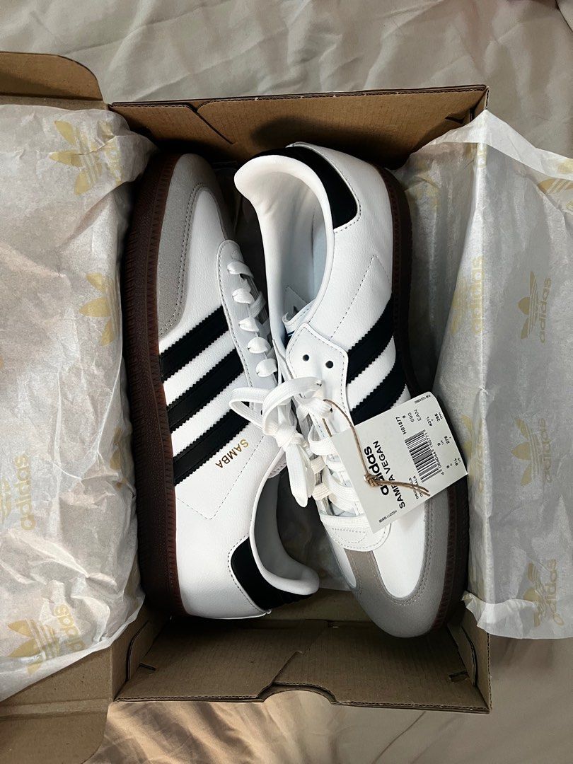 Adidas Men Originals SAMBA VEGAN SHOES Cloud White / Core Black / Gum,  Men's Fashion, Footwear, Sneakers on Carousell