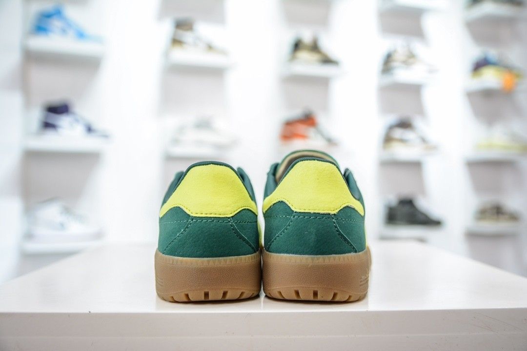Adidas Originals Bermuda Collegiate Green Gum 2022 B41472