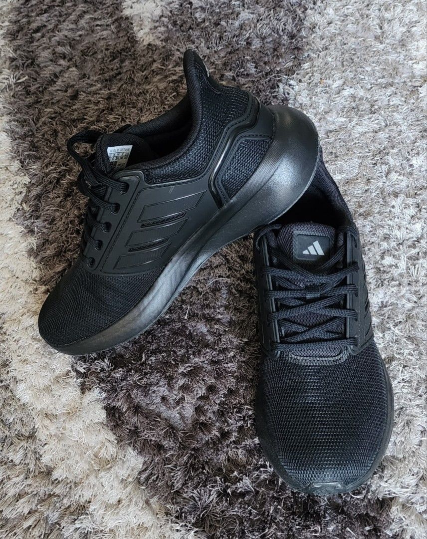 All black discount training shoes womens