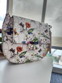 (Category: ) located in . Submitted by solelypreloved (Listing ID 1247466297, Image 1). Description: .