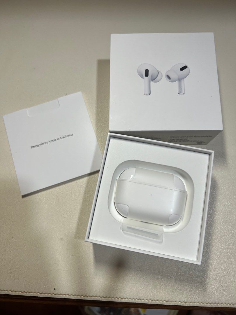 Authentic Apple AirPods Pro Gen 1 (Category: Earphones) located in San Juan City. Submitted by shoprinat (Listing ID 1247423331, Image 1). Description: - good as new - bought abroad - now flaw - rfs: upgraded to airpods pro 2.