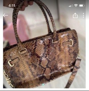 Michael Kors selma mini saffiano bag, Women's Fashion, Bags & Wallets,  Cross-body Bags on Carousell