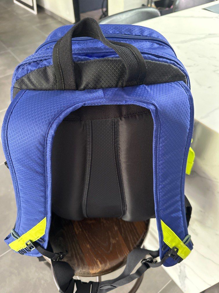 Backpack (Category: Backpacks) located in Singapore. Submitted by ryandenny (Listing ID 1247347373, Image 4). Description: ACG Nike .