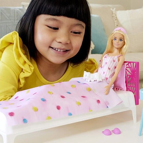 Barbie Fab Barbie Doll & Bedroom Playset, Hobbies & Toys, Toys & Games