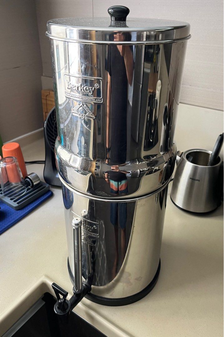 Royal Berkey Con 2 Filtri Neri E Un Picchetto In Vetro Berkey