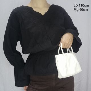 (Kategori: ) berada di . Dikirim oleh twentythrift (ID iklan 1247328320, Gambar 1). Deskripsi: .