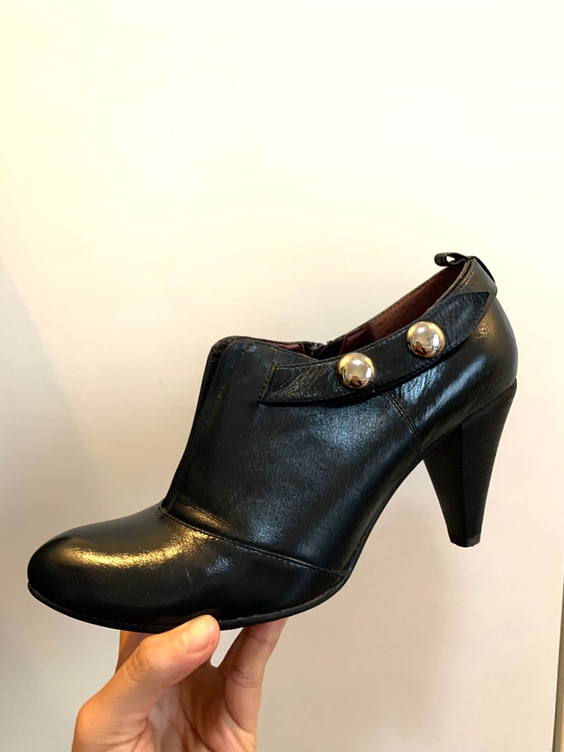 Black boots | Fiorucci boots, Women's Fashion, Footwear, Boots on Carousell