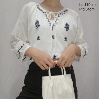(Kategori: ) berada di . Dikirim oleh twentythrift (ID iklan 1247327572, Gambar 1). Deskripsi: .