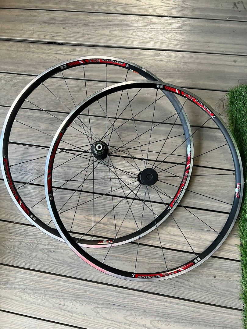 Bontrager race hotsell wheels 700c