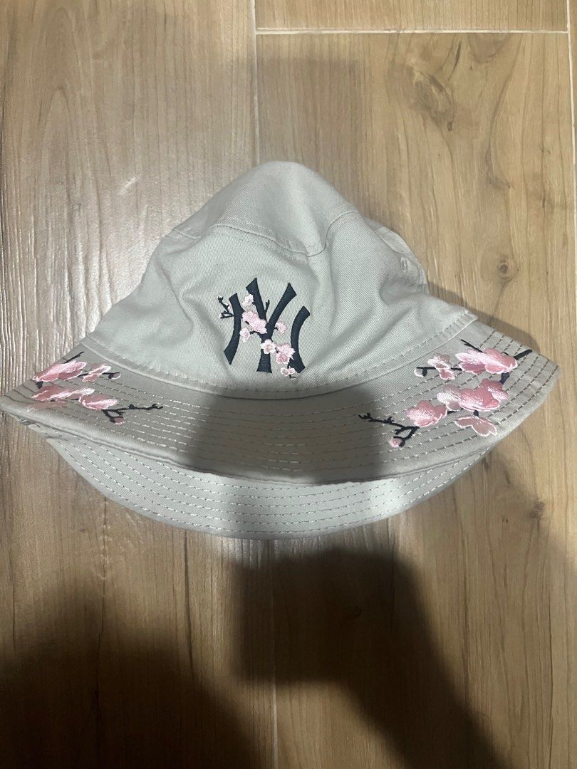 New York Yankees Sakura Bucket Hat