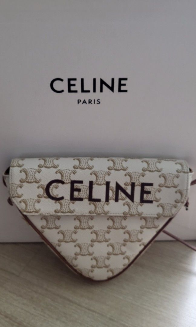Celine pochette triangle new arrivals