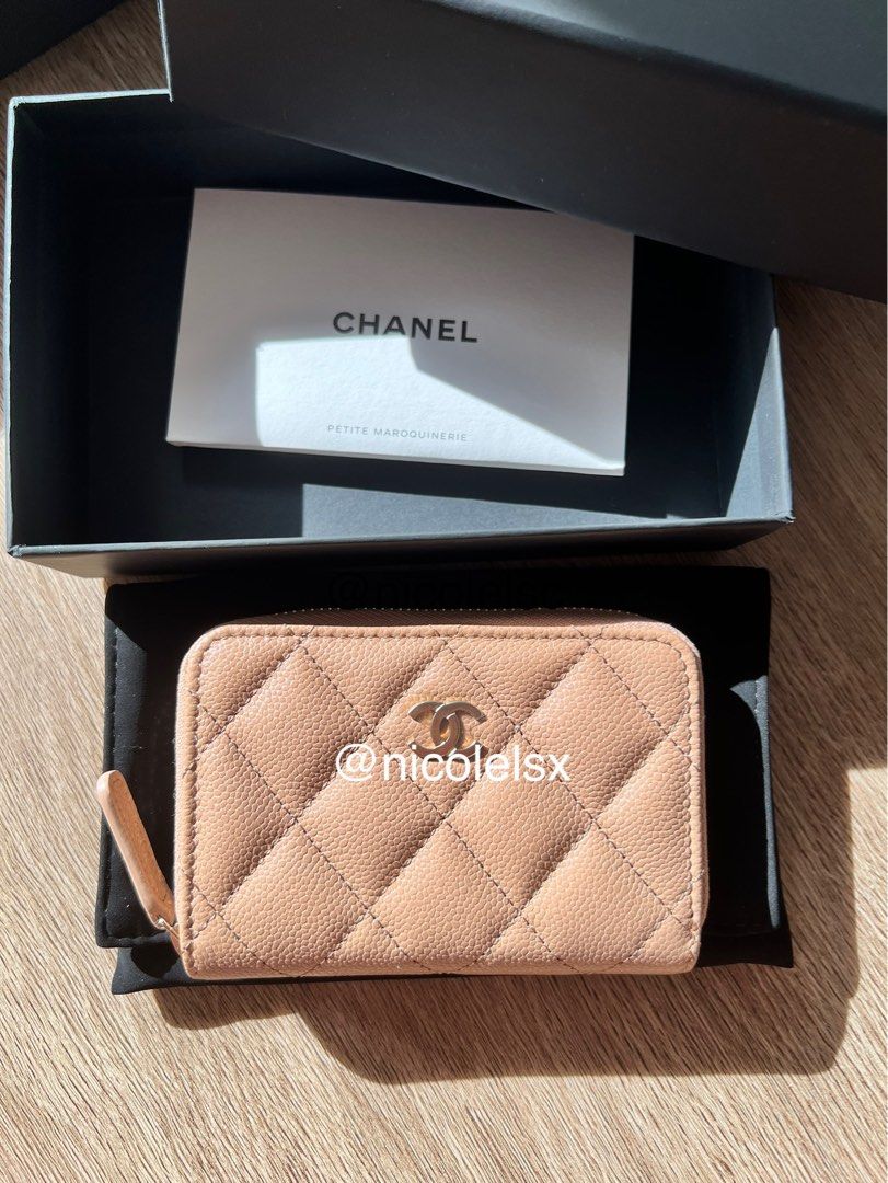 Shop CHANEL 2022-23FW Classic Zipped Card Holder (AP2570 ) by lufine