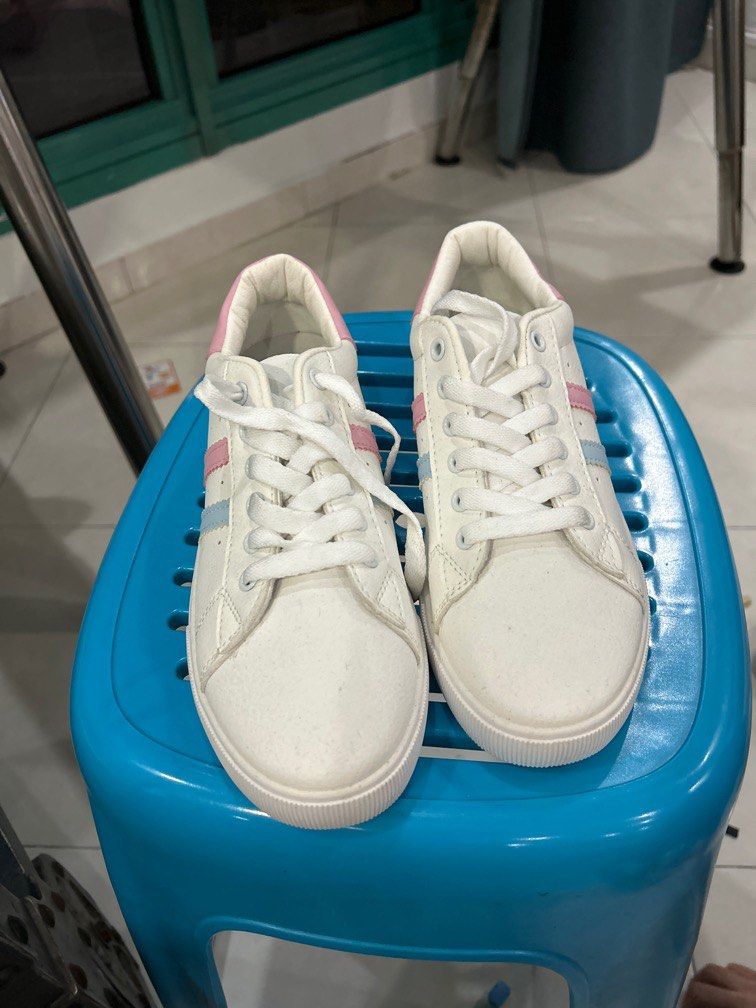 CHEAP SNEAKER Women s Fashion Footwear Sneakers on Carousell