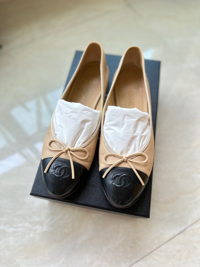 Reserved) Chanel 37.5C Ballerina Ballet Flats Two Tone Beige Black Shoes  Pumps, Women's Fashion, Footwear, Flats on Carousell