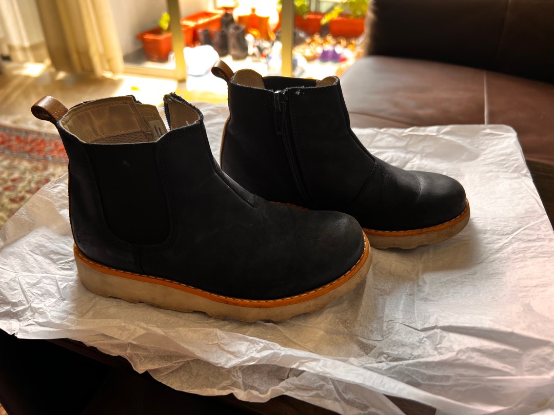 Clarks ankle boots size 6 hot sale