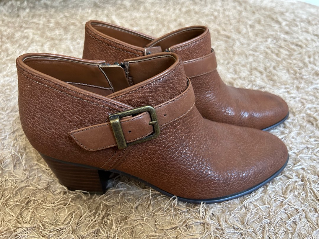 clarks boots uk