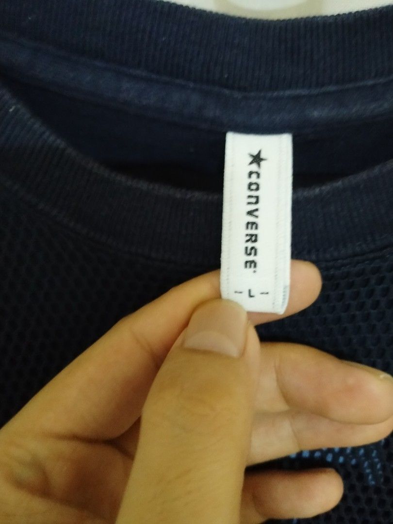 CONVERSE (Category: Tshirts & Polo Shirts) located in Tenom. Submitted by kimihouse (Listing ID 1247444571, Image 3). Description: kondisi baju cun 9/10,bebas koyak & pinhole.pit 22 labuh 26..