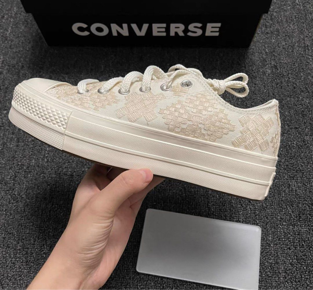 White & gold chuck taylor hotsell all star craft ox trainers