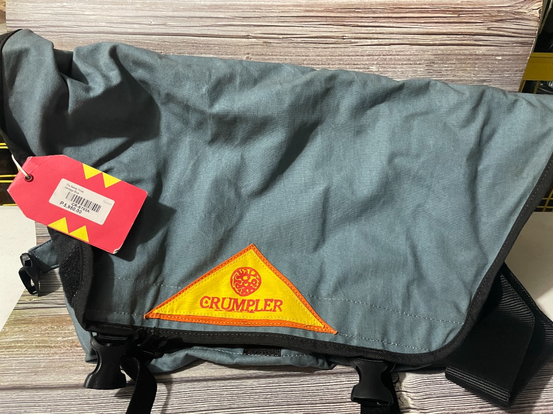 Crumpler Messenger Bag Large Compartment on Carousell