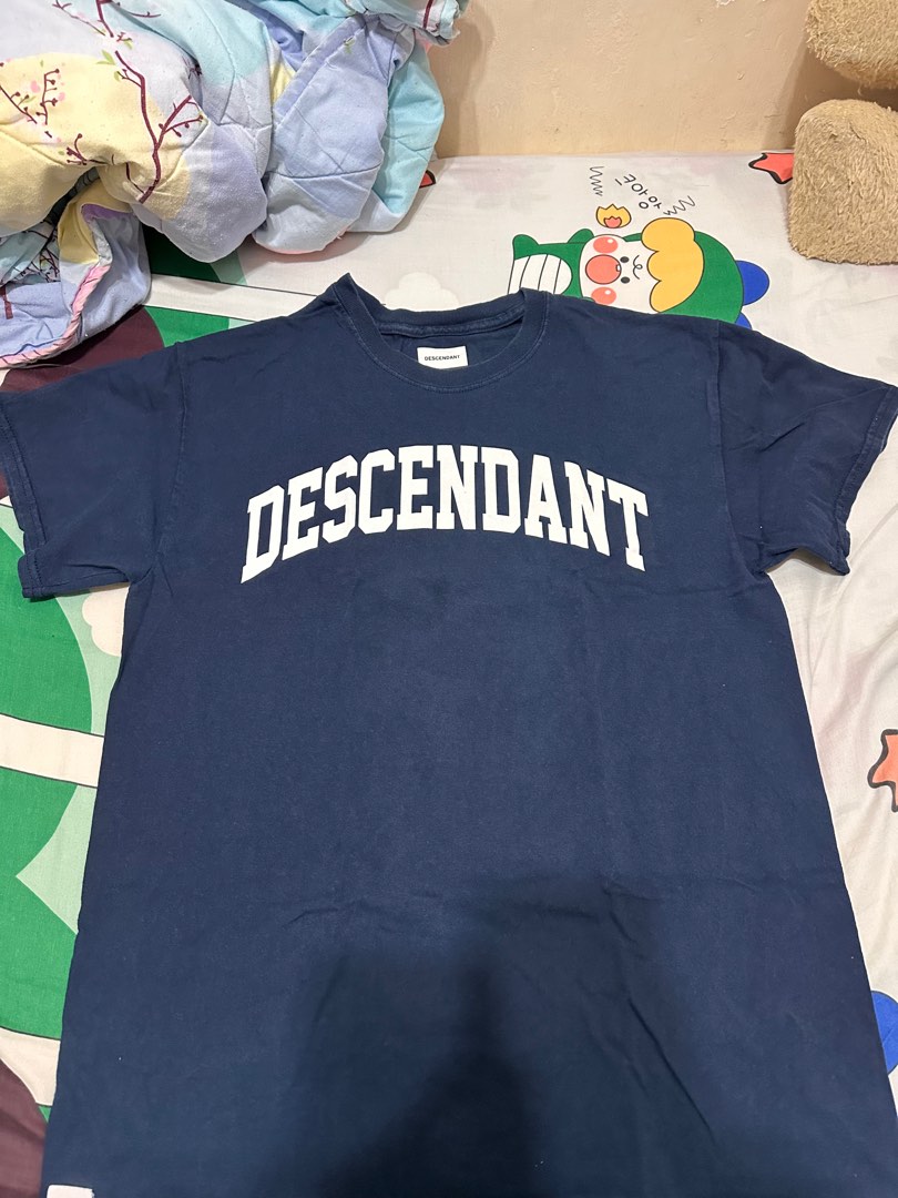 Descendant tee, 男裝, 上身及套裝, T-shirt、恤衫、有領衫- Carousell