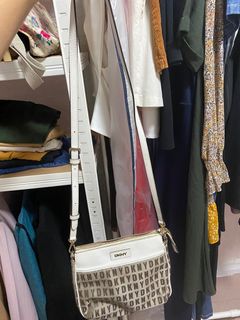 (Category: ) located in . Submitted by ideeclutter (Listing ID 1247310718, Image 1). Description: .