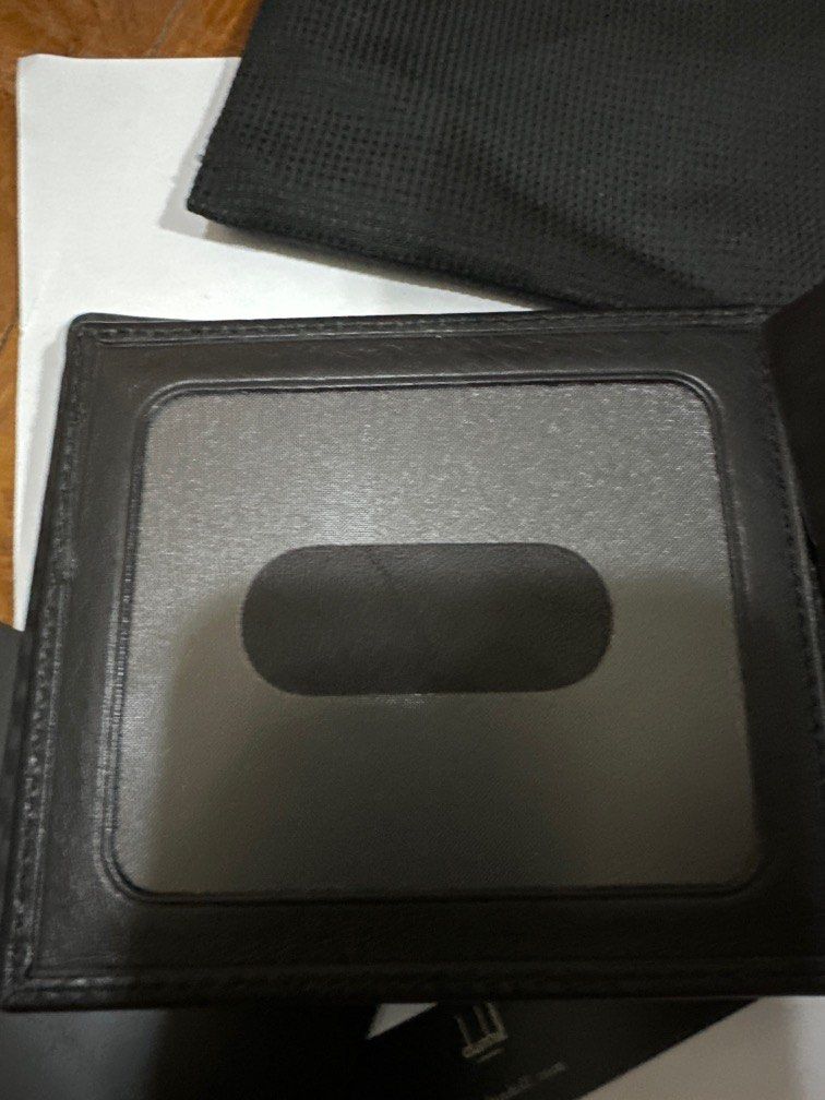 Dunhill Chassis Black 6 cards, 2 IDs, carbon fiber pattern billfold