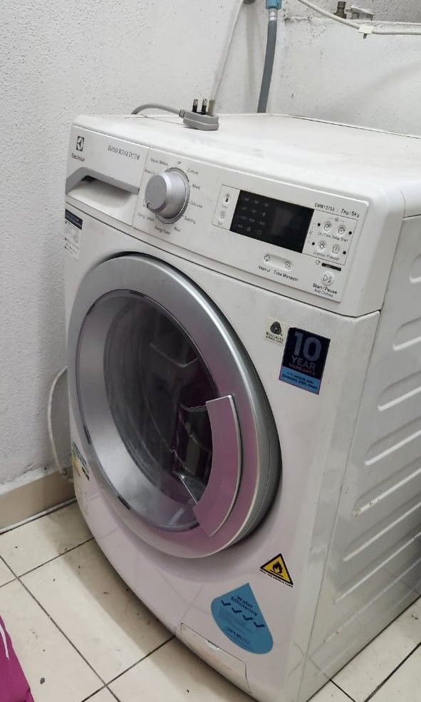 Electrolux Washer and Dryer 2 in 1, TV & Home Appliances, Washing Machines and Dryers on Carousell