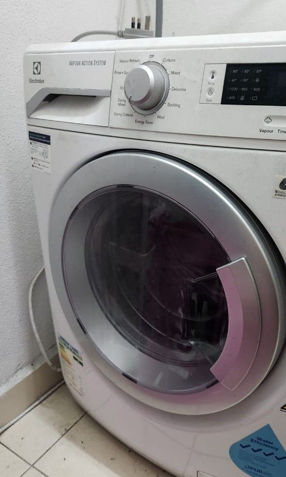 Electrolux Washer and Dryer 2 in 1, TV & Home Appliances, Washing