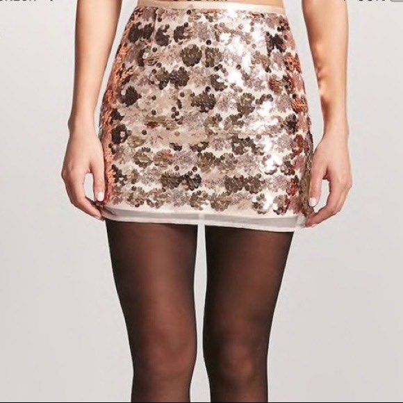 F21 Sequined Mini Skirt (Category: Skirts) located in Davao. Submitted by declutterstuff01 (Listing ID 1247453659, Image 1). Description: used once for my bday 24-25 .