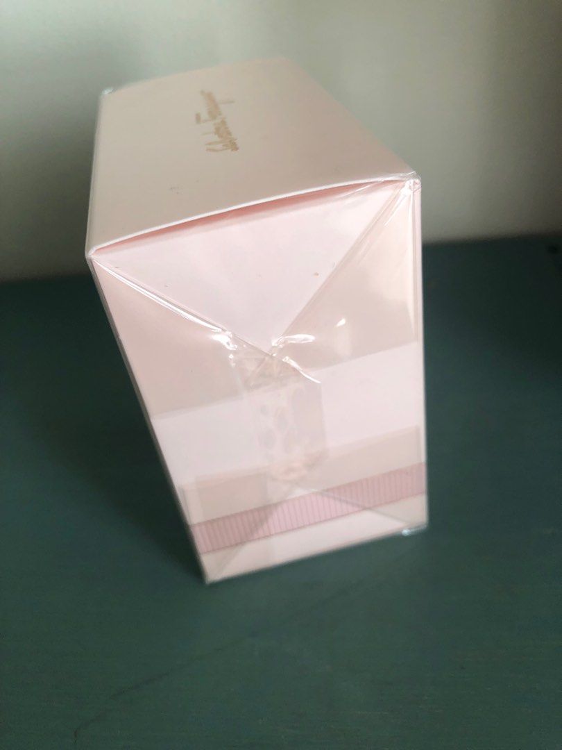 Ferragamo Signorina Eau de Parfum 30ml (Category: Fragrance & Deodorants) located in Taguig. Submitted by user51982 (Listing ID 1247316095, Image 3). Description: Decluttering.