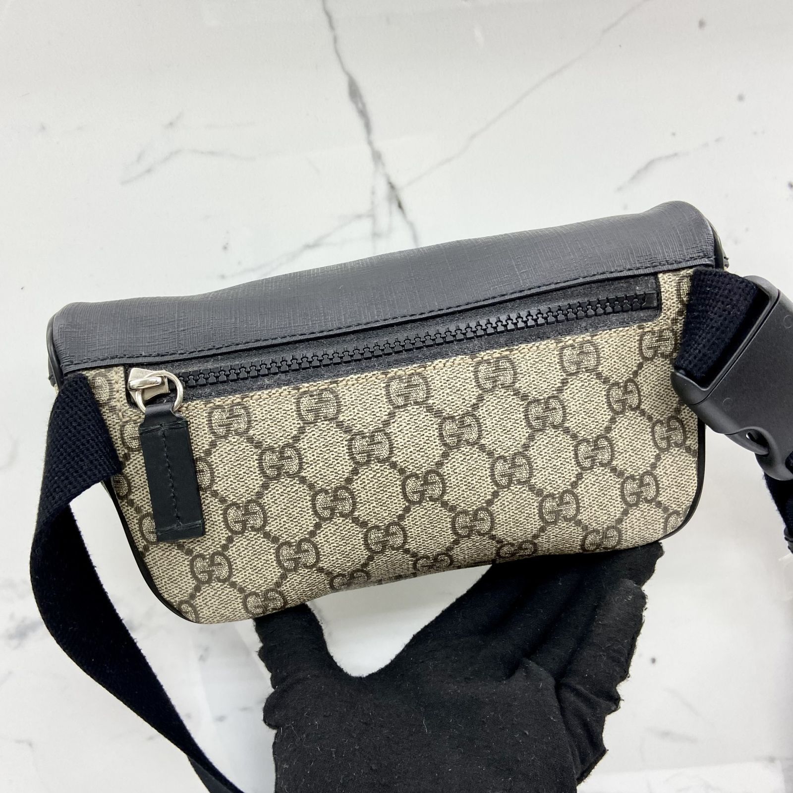 Gucci 450946 2025