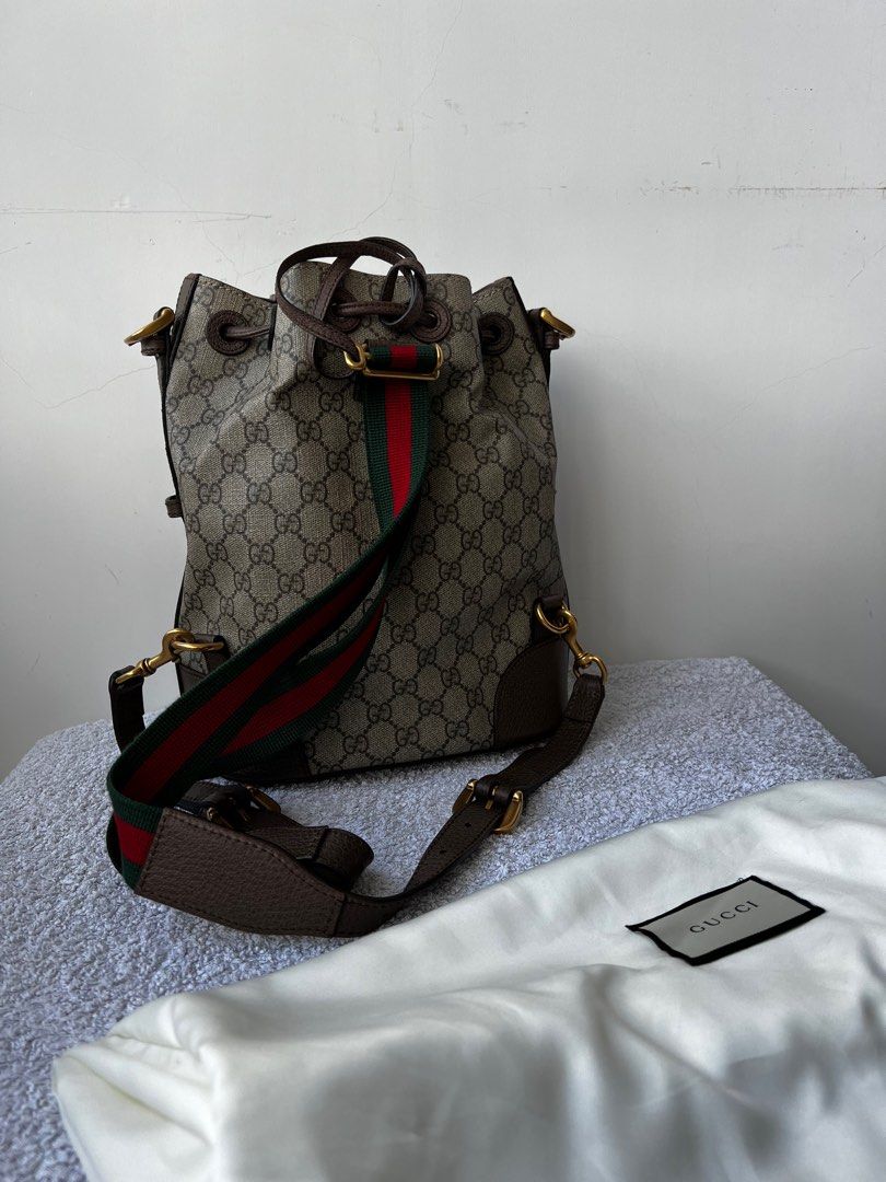 Gucci Drawstring backpack （分類：手袋及銀包）位於 Hong Kong。 由 dazwong 提交（商品編號 1247428661，圖片 2）。簡介： 100% real with receipt 。