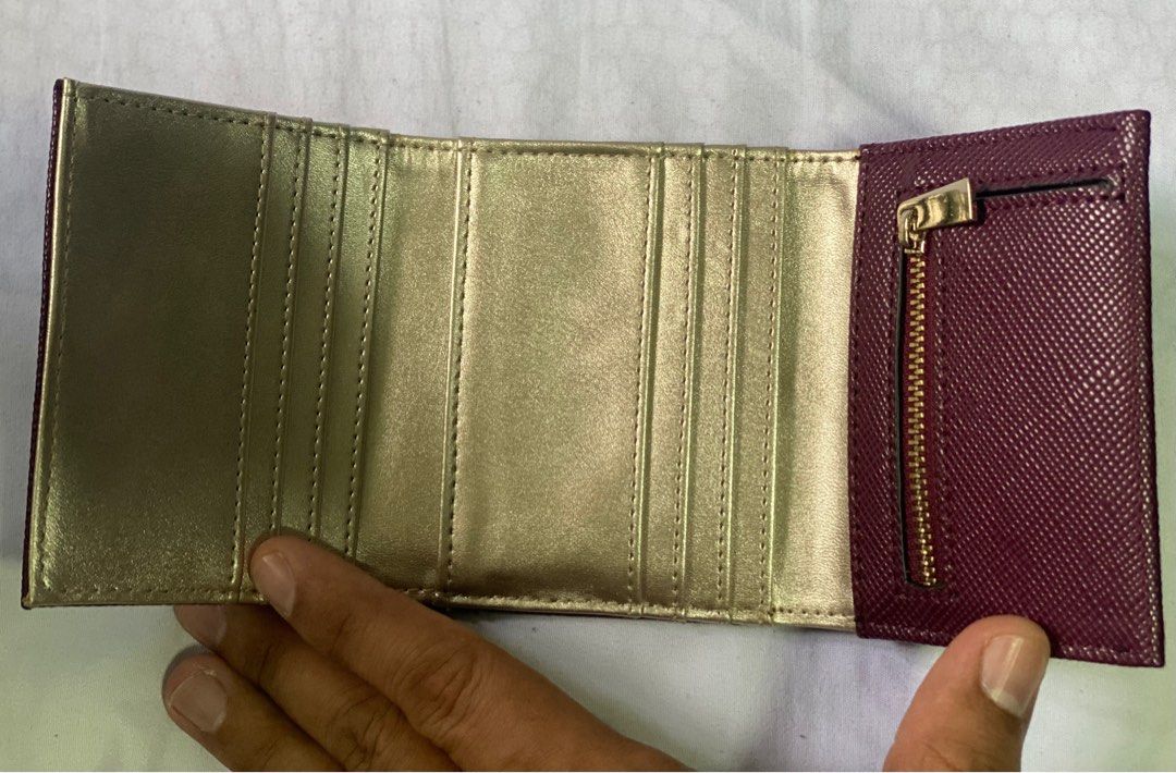Guess Wallet (avail unless marked sold), Women's Fashion, Bags ...