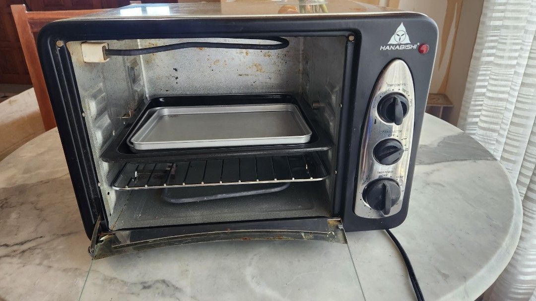 Hanabishi 23L Electric Oven (Category: Ovens & Toasters) located in Dasmarinas. Submitted by bzbeezcar0u5el1 (Listing ID 1243510880, Image 2). Description: Good condition Can be used for baking, toasting and cooking food.