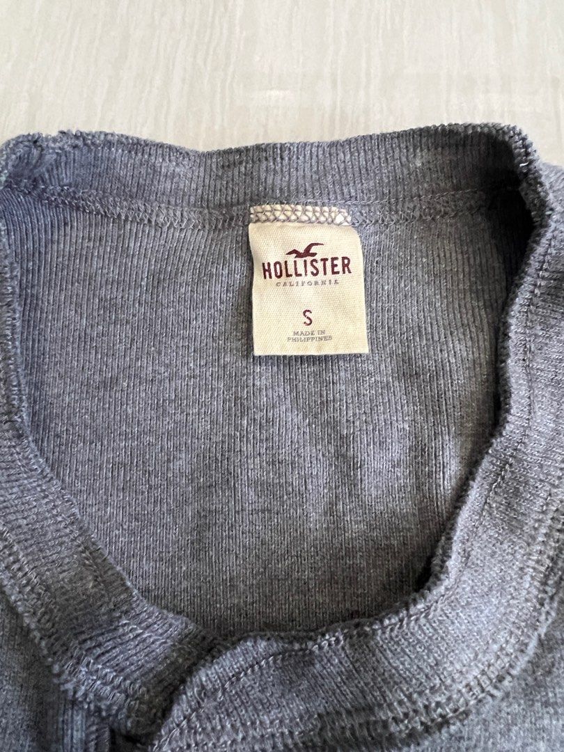 Hollister long store sleeve sweater