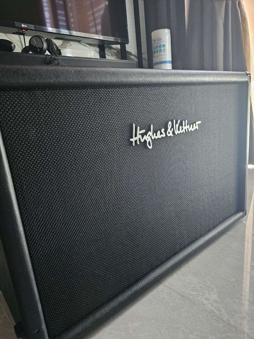 Hughes & Kettner 212 120-watt 2x12 Cabinet