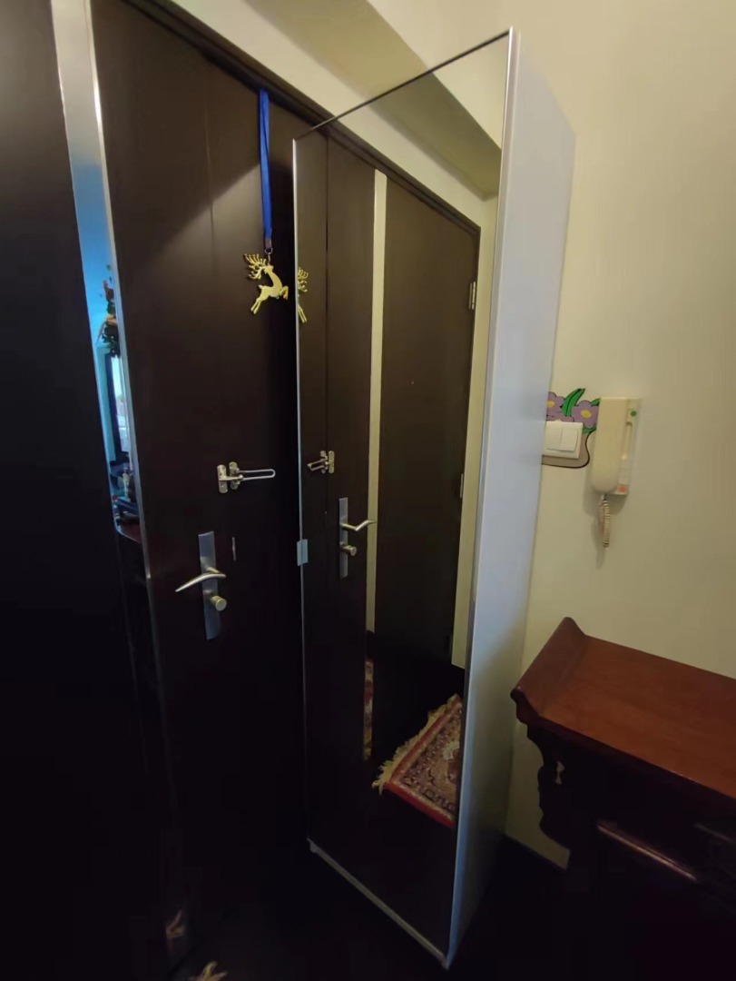 IKEA Slim Wardrobe with Mirror, 傢俬＆家居, 傢俬, 櫃子、組合櫃及置物架 Carousell