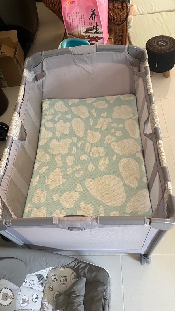 Joie commuter travel cot + mattress + diaper changer, Babies & Kids, Baby Nursery & Kids