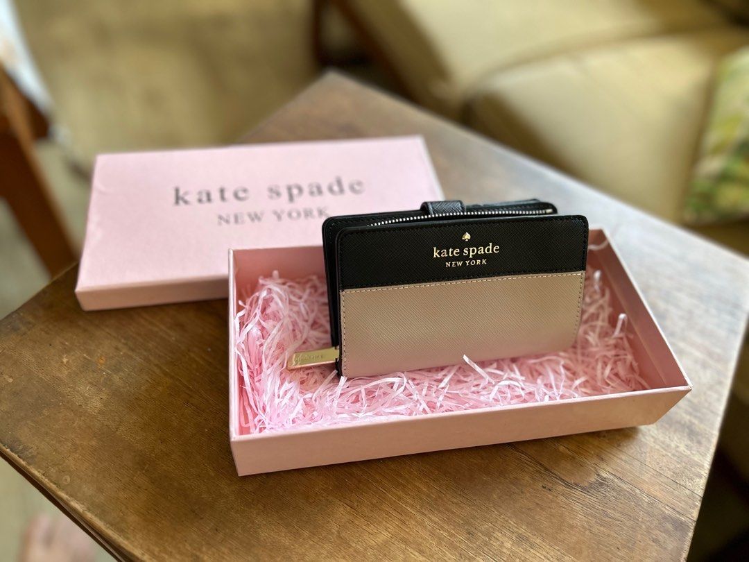 Kate spade beige wallet deals